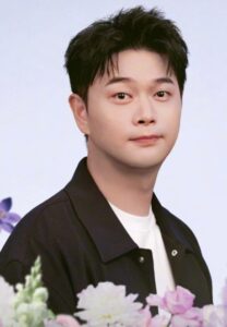 林涛（リン・タォ）　管梓浄     （グァン・ズージン）   